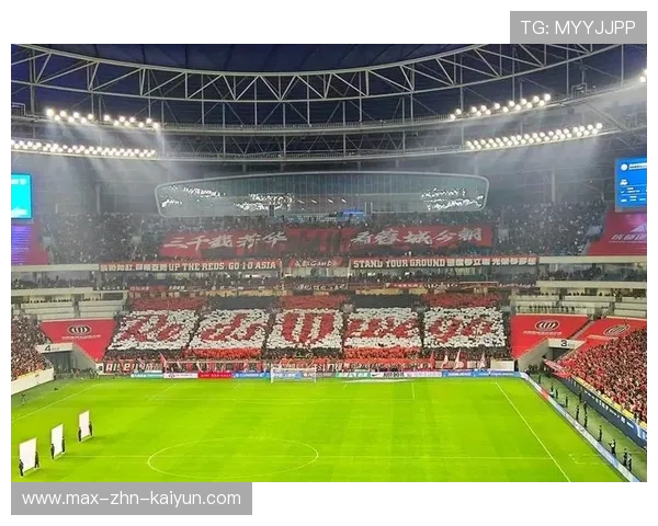 成都蓉城压迫节奏拉满,中场控制力明显占优 成都蓉城压迫节奏拉满,中场控制力明显占优